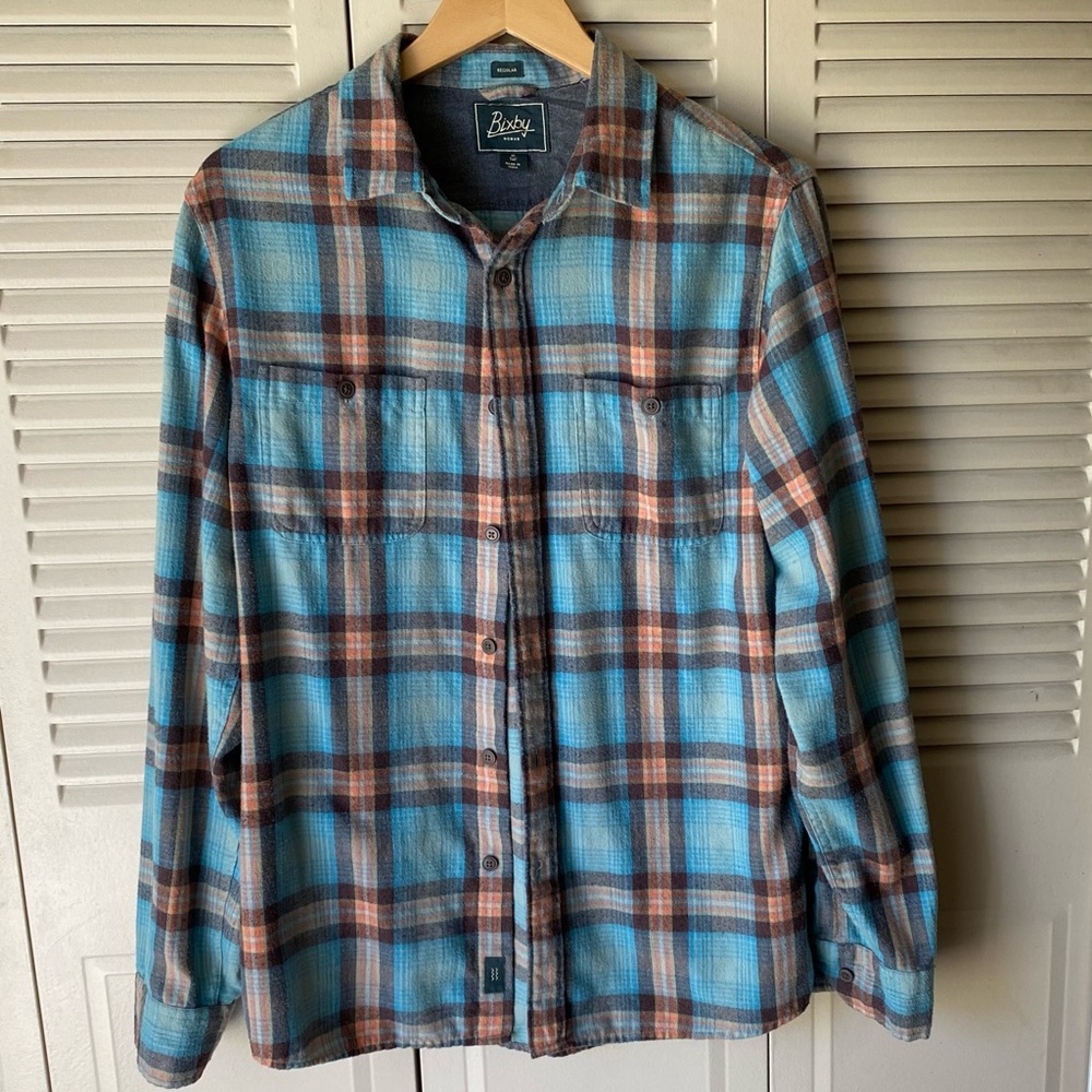 Men’s Tall flannel button down shirt, Size Medium